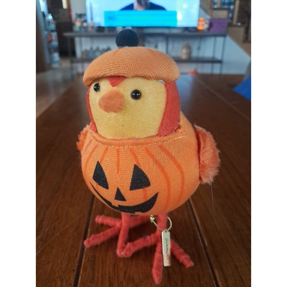 Target Hyde & Eek Featherly Friends Bird Gourdo Pumpkin Halloween 2022 Spritz